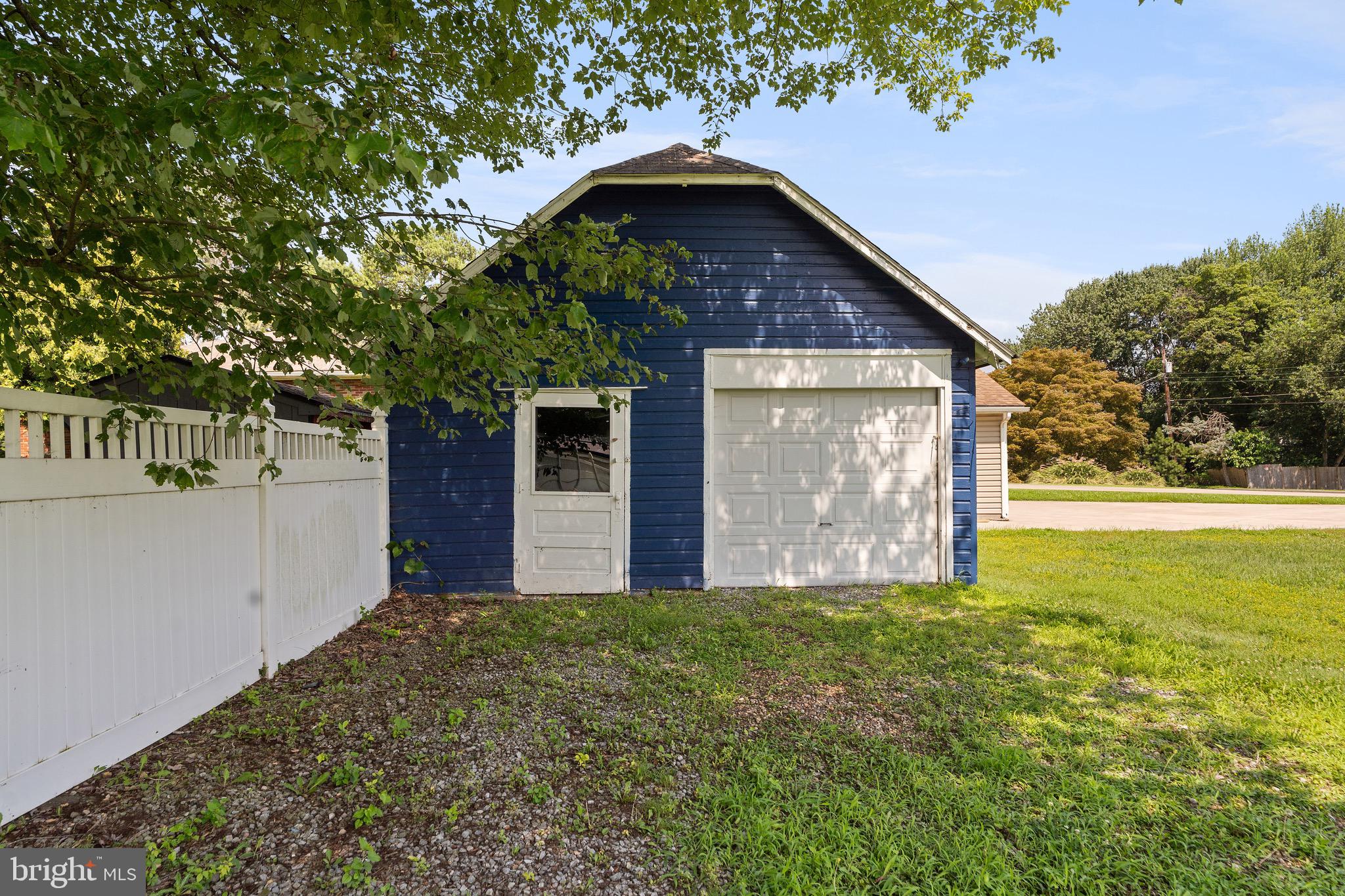109 Georgia Road Pennsville, NJ 08070 - Photo 38 of 40 a front view of a house with garden