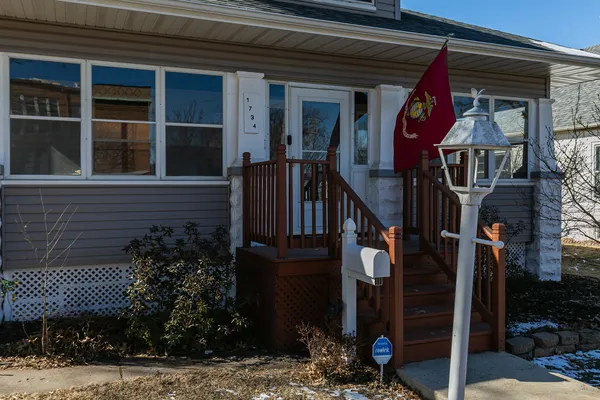 $193,700 | 1734 North Howell Street, Davenport, IA 52804