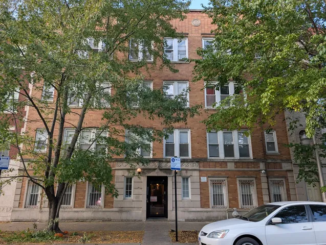 $1,700 | 6812 North Wayne Avenue, Unit 3C, Chicago, IL 60626