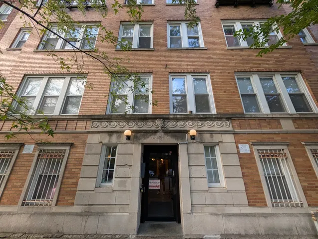 $1,700 | 6812 North Wayne Avenue, Unit 3C, Chicago, IL 60626