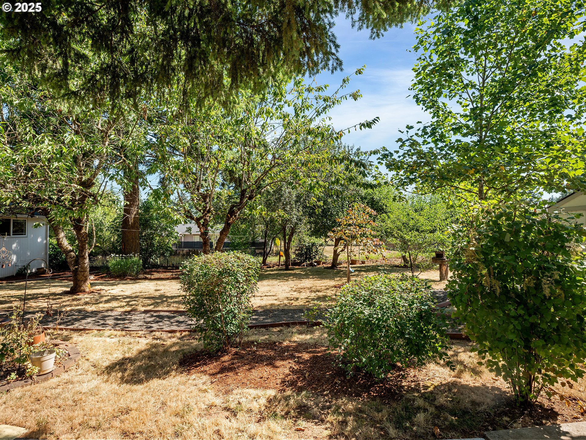 19600 South South End Road Oregon City, OR 97045 - Photo 40 of 42 Backyard