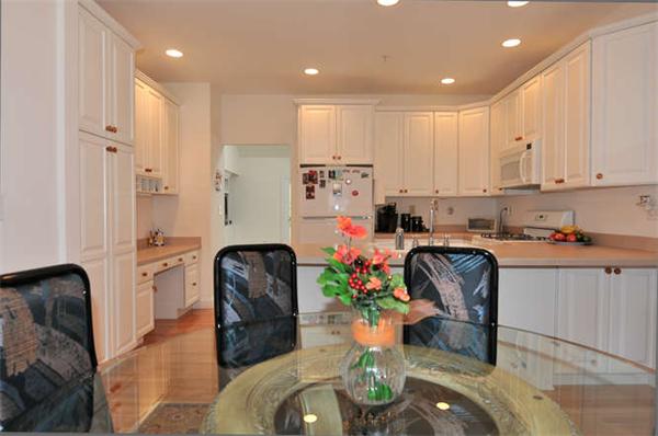 27 Sandstone Road, Unit 27 Westford, MA 01886 - Photo 2 of 26 Gallery Image 2