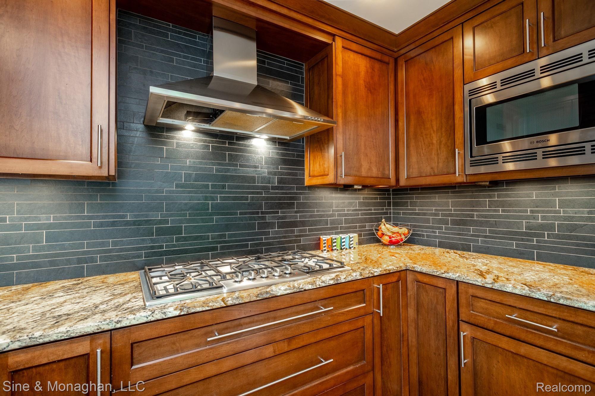 55 Shoreham Road Grosse Pointe, MI 48236 - Photo 11 of 85 55 Shoreham S004.jpg