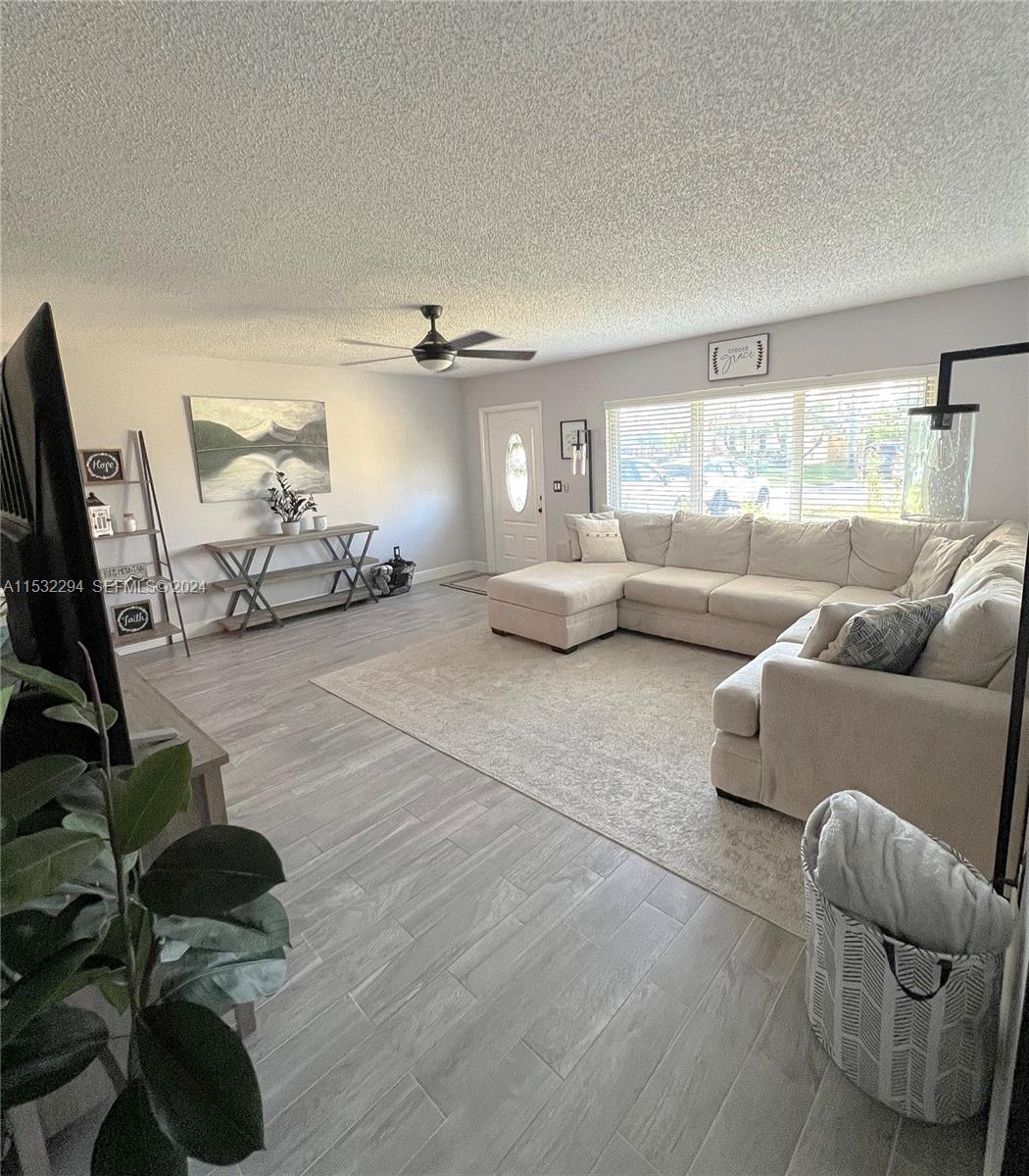 4941 Alfresco Street Boca Raton, FL 33428 - Photo 4 of 20 Gallery Image 4