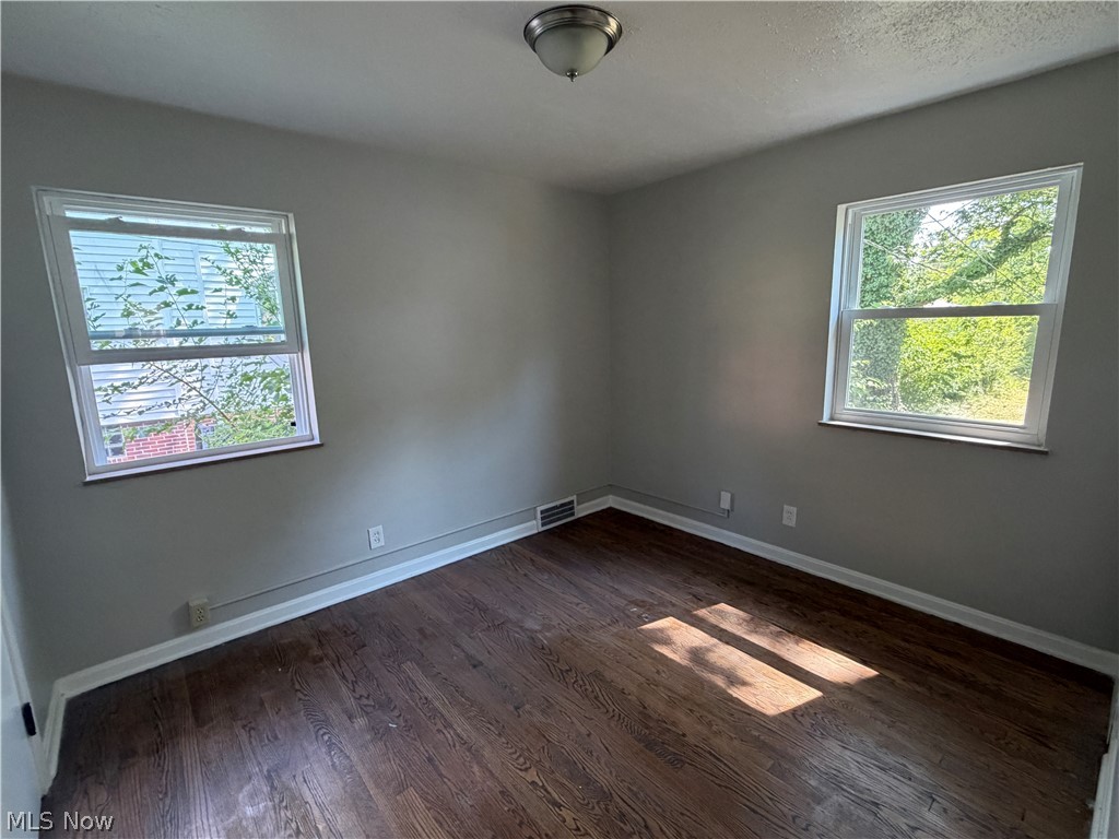1555 Sheffield Road South Euclid, OH 44121 - Photo 10 of 21