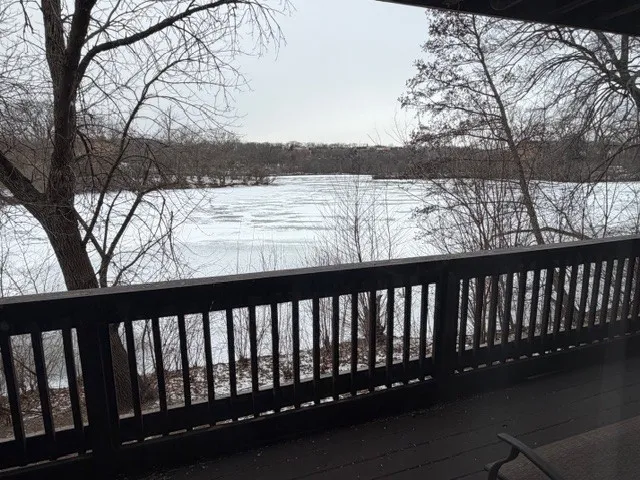 $199,900 | 5531 East Lake Drive, Unit B, Lisle, IL 60532