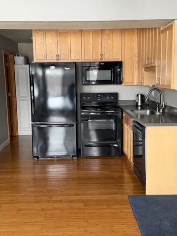 $199,900 | 5531 East Lake Drive, Unit B, Lisle, IL 60532