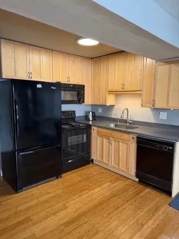 $199,900 | 5531 East Lake Drive, Unit B, Lisle, IL 60532