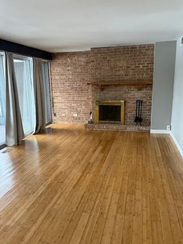 $199,900 | 5531 East Lake Drive, Unit B, Lisle, IL 60532