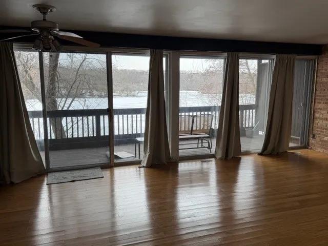 $199,900 | 5531 East Lake Drive, Unit B, Lisle, IL 60532