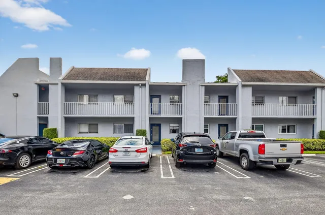 $224,900 | 2860 Southwest 22nd Avenue, Unit 4030, Delray Beach, FL 33445