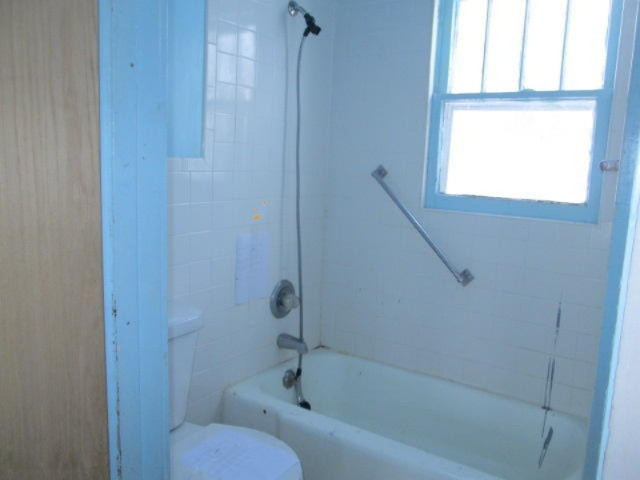 2912 Mt Olivet Road Kalamazoo, MI 49004 - Photo 13 of 24 263-406313-Bathroom1