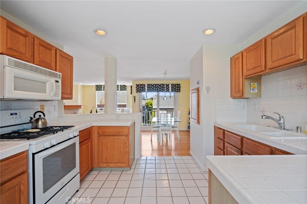 669 West 40th Street, Unit 2 San Pedro, CA 90731 - Photo 15 of 64