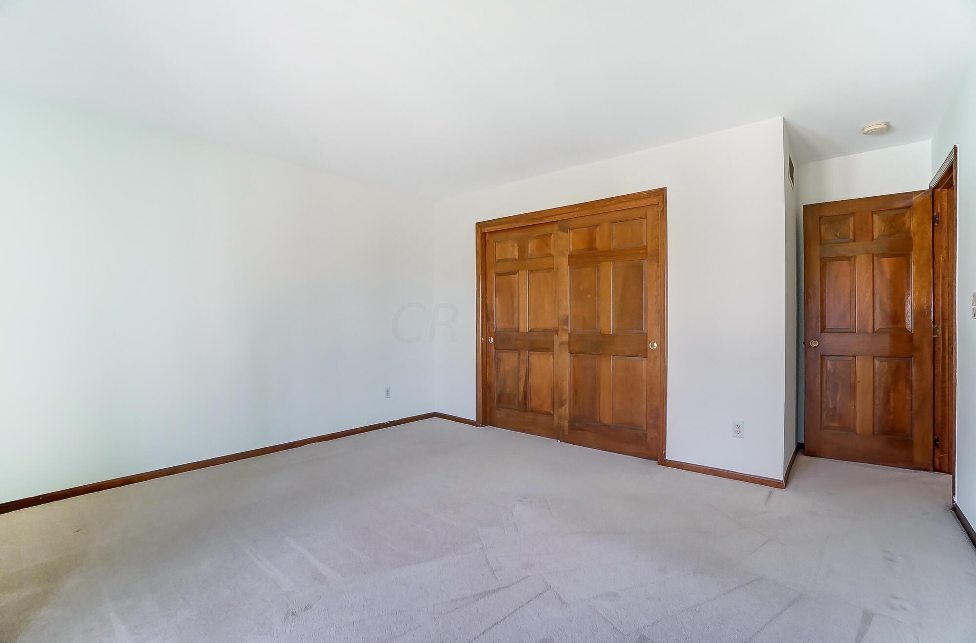 2221 Sandover Road Columbus, OH 43220 - Photo 47 of 79 051