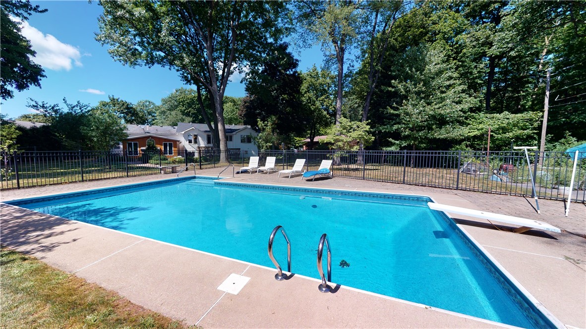 107 Heritage Circle Greece, NY 14615 - Photo 45 of 49