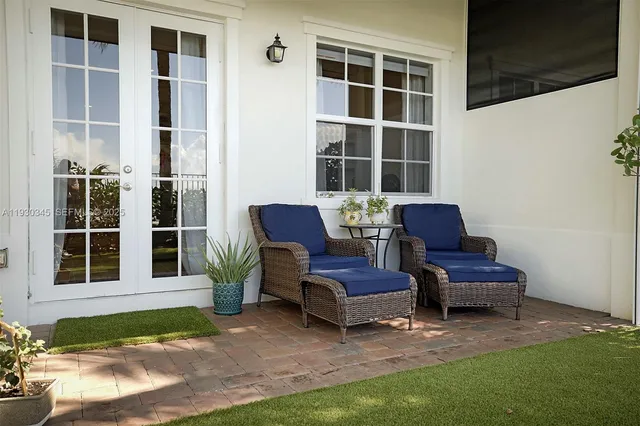 $5,500 | 140 Ocean Breeze Drive, Unit 140, Juno Beach, FL 33408