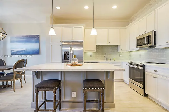 $5,500 | 140 Ocean Breeze Drive, Unit 140, Juno Beach, FL 33408