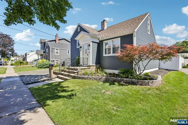$599,000 | 433 Fern Avenue, Lyndhurst, NJ 07071