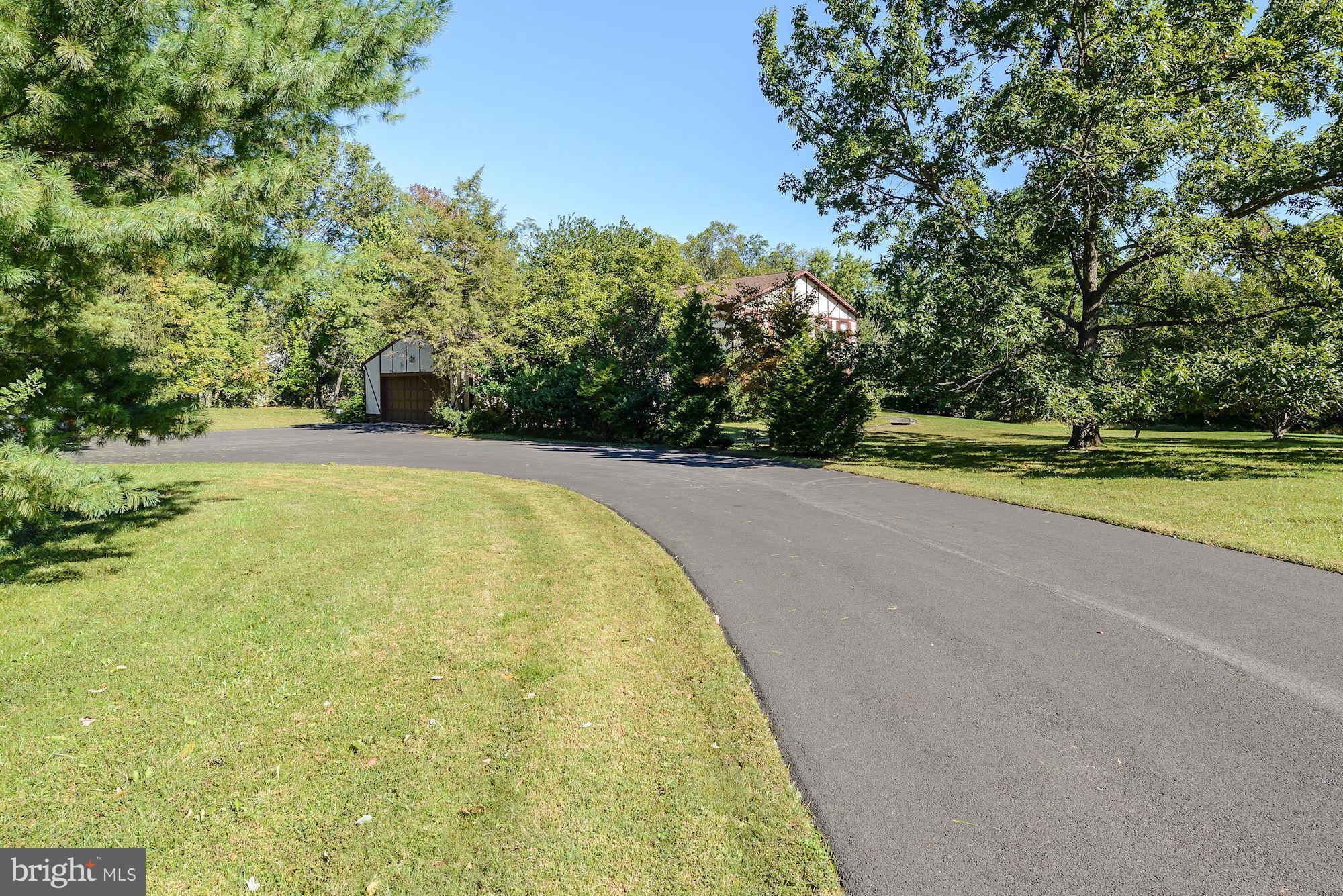 9401 Persimmon Tree Road Potomac, MD 20854 - Photo 11 of 18 Exterior (General)