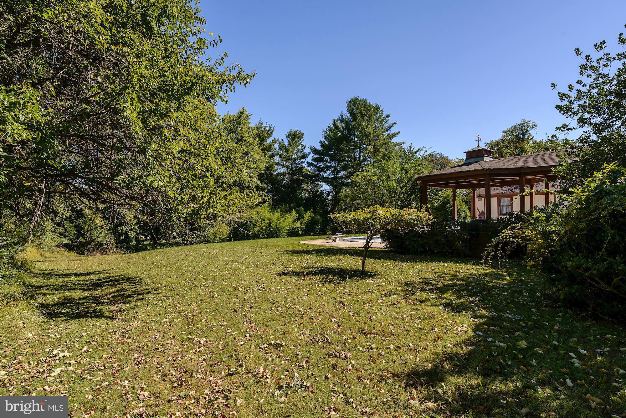 9401 Persimmon Tree Road Potomac, MD 20854 - Photo 17 of 18 Exterior (General)