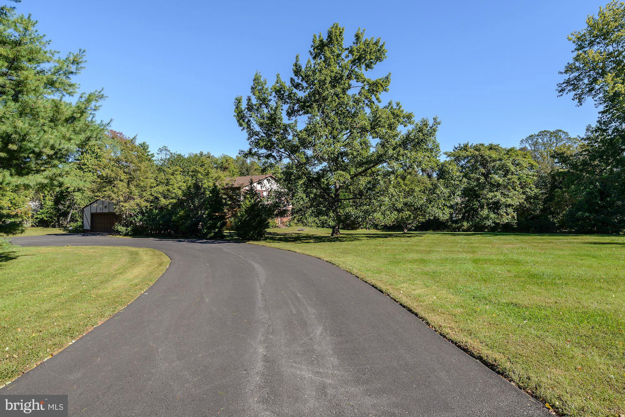 9401 Persimmon Tree Road Potomac, MD 20854 - Photo 10 of 18 Exterior (General)