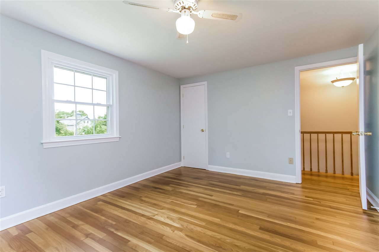 1 Floyd Road Derry, NH 03038 - Photo 21 of 40
