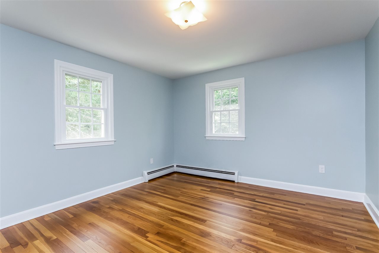 1 Floyd Road Derry, NH 03038 - Photo 25 of 40