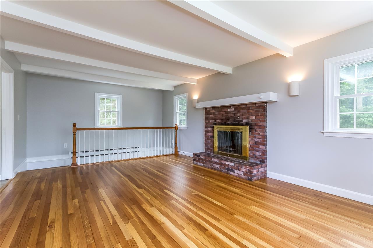 1 Floyd Road Derry, NH 03038 - Photo 4 of 40