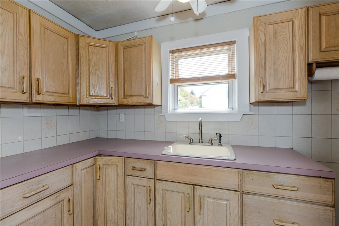 29 Anthony Street Coventry, RI 02816 - Photo 11 of 33 Kitchen