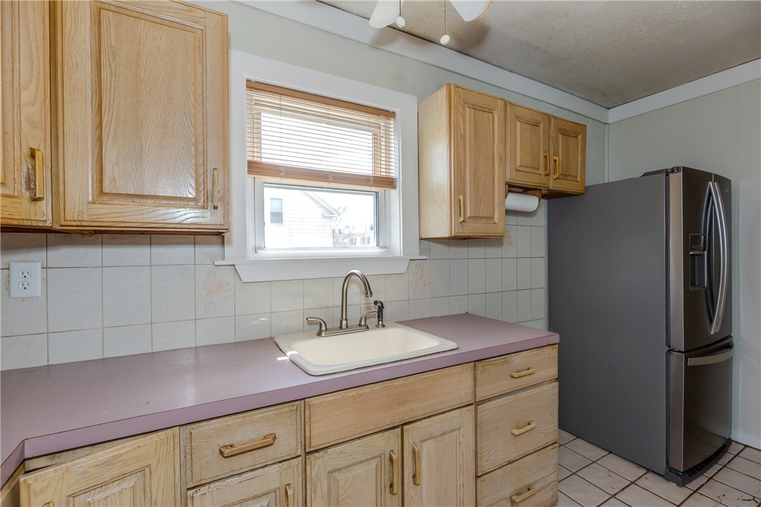 29 Anthony Street Coventry, RI 02816 - Photo 12 of 33 Kitchen