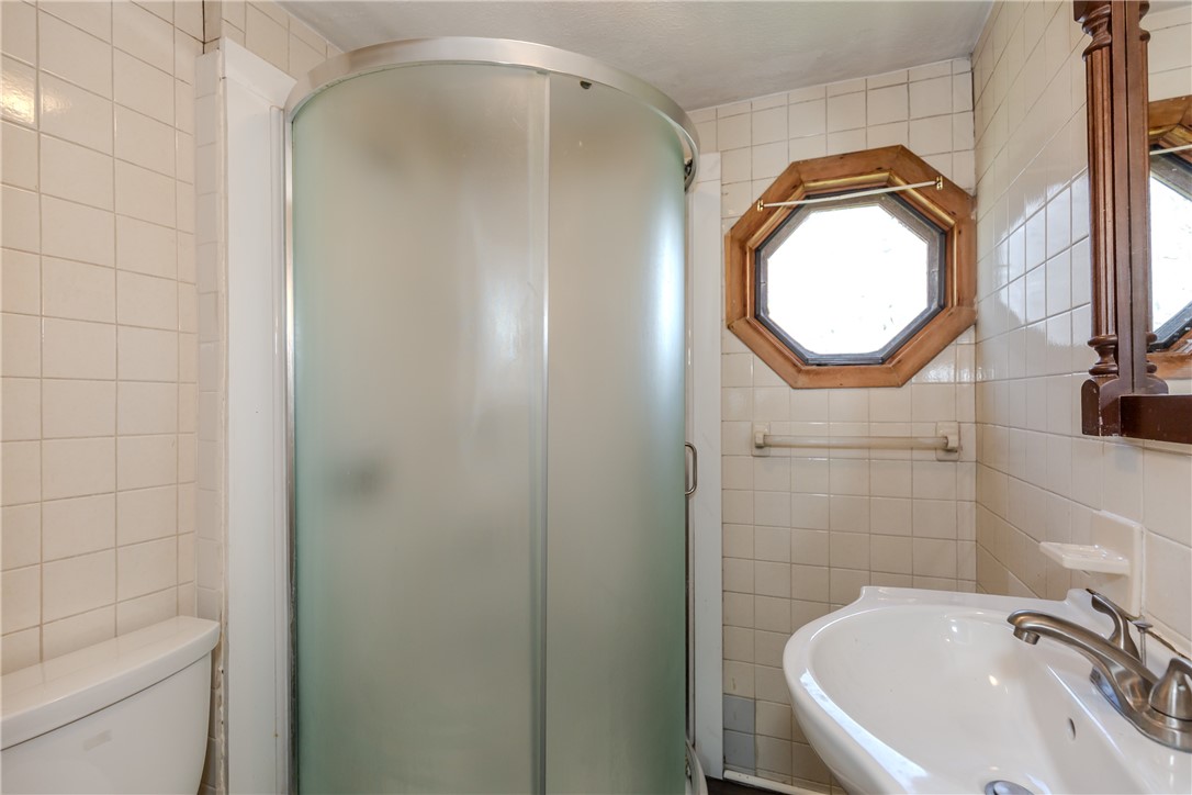 29 Anthony Street Coventry, RI 02816 - Photo 15 of 33 Bathroom