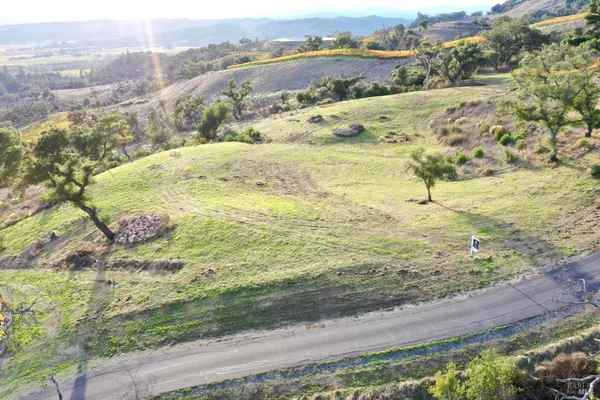 $2,000,000 | 594 Artisan Circle, Geyserville, CA 95441