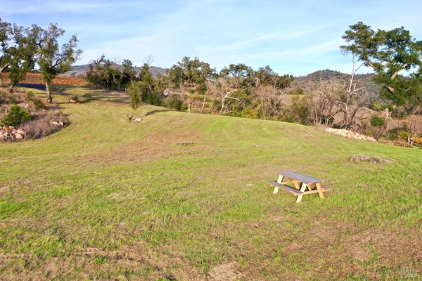 $2,000,000 | 594 Artisan Circle, Geyserville, CA 95441