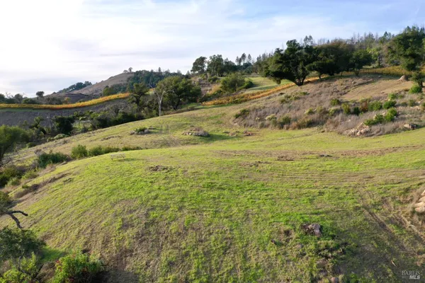 $2,000,000 | 594 Artisan Circle, Geyserville, CA 95441