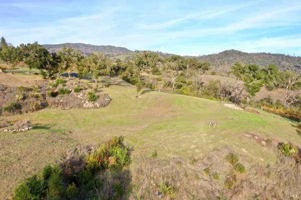 $2,000,000 | 594 Artisan Circle, Geyserville, CA 95441