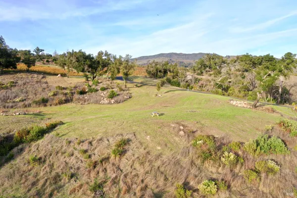 $2,000,000 | 594 Artisan Circle, Geyserville, CA 95441