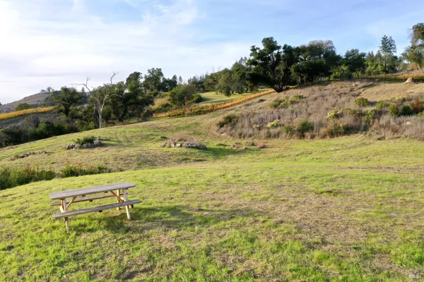 $2,000,000 | 594 Artisan Circle, Geyserville, CA 95441