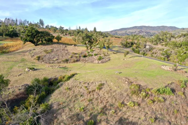 $2,000,000 | 594 Artisan Circle, Geyserville, CA 95441
