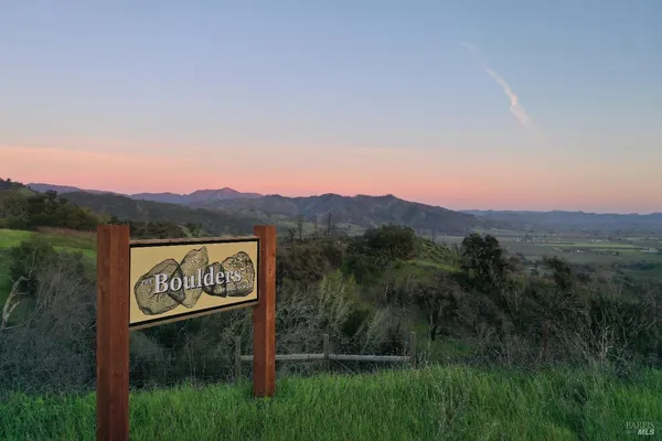 $2,000,000 | 594 Artisan Circle, Geyserville, CA 95441