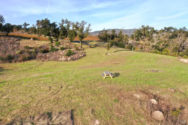 $2,000,000 | 594 Artisan Circle, Geyserville, CA 95441