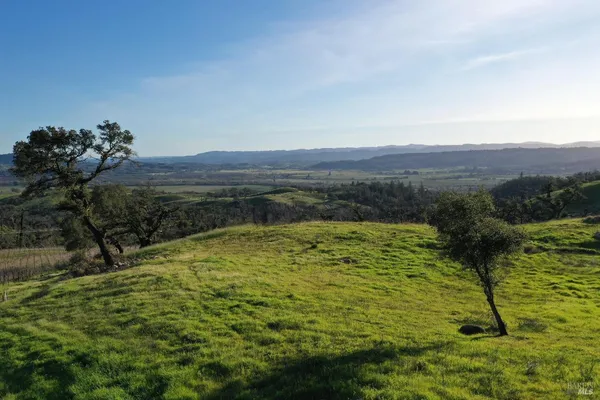 $2,000,000 | 594 Artisan Circle, Geyserville, CA 95441