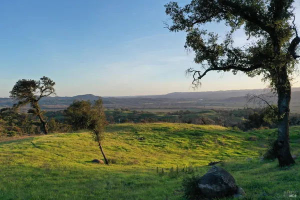 $2,000,000 | 594 Artisan Circle, Geyserville, CA 95441