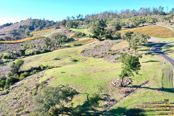 $2,000,000 | 594 Artisan Circle, Geyserville, CA 95441