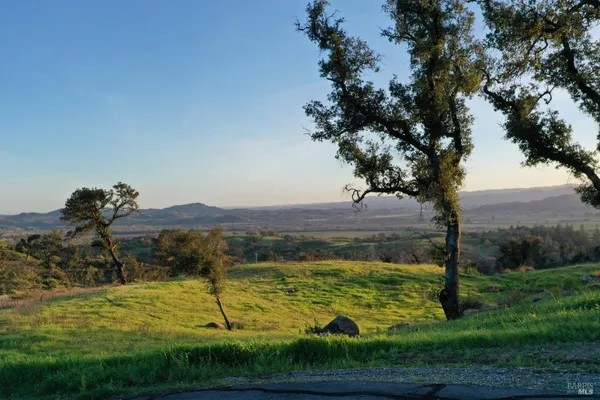 $2,000,000 | 594 Artisan Circle, Geyserville, CA 95441