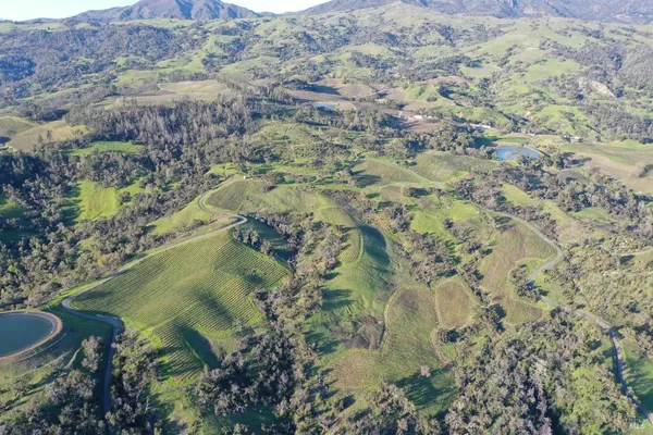 $2,000,000 | 594 Artisan Circle, Geyserville, CA 95441