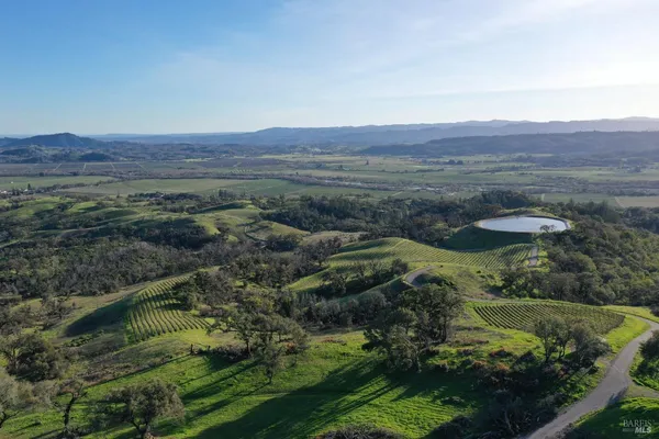 $2,000,000 | 594 Artisan Circle, Geyserville, CA 95441