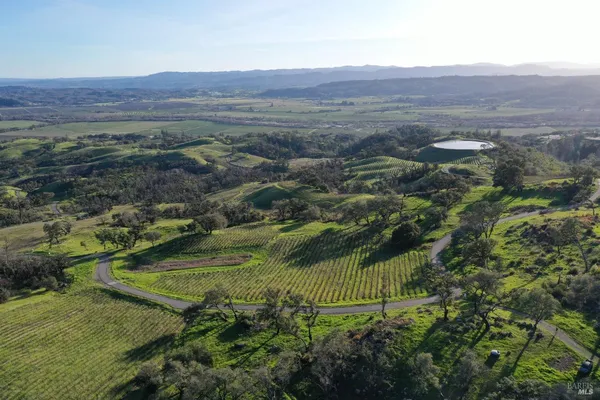 $2,000,000 | 594 Artisan Circle, Geyserville, CA 95441