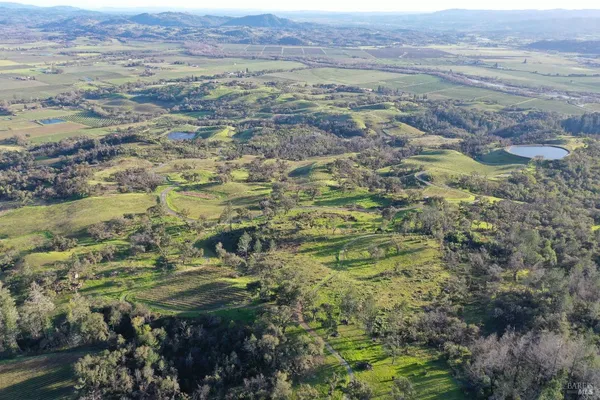$2,000,000 | 594 Artisan Circle, Geyserville, CA 95441