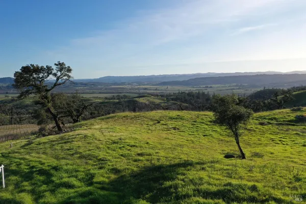 $2,000,000 | 594 Artisan Circle, Geyserville, CA 95441