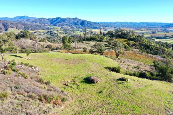 $2,000,000 | 594 Artisan Circle, Geyserville, CA 95441